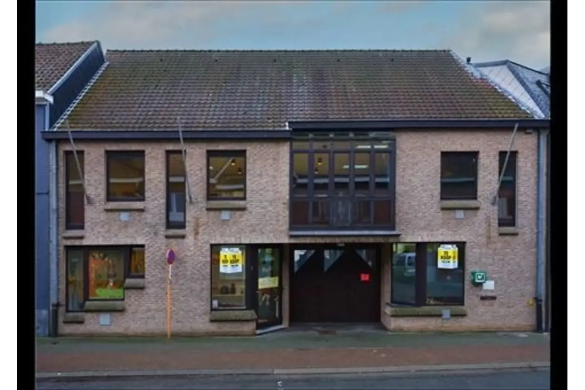 Mixgebouw te  koop in Ursel 9910 310000.00€ 0 slaapkamers 460.00m² - Zoekertje 707988