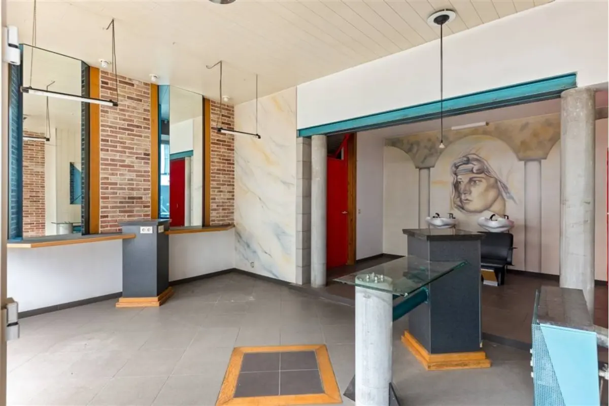 Handelszaak te  koop in Aalst 9300 149000.00€ 2 slaapkamers 119.00m² - Zoekertje 709429