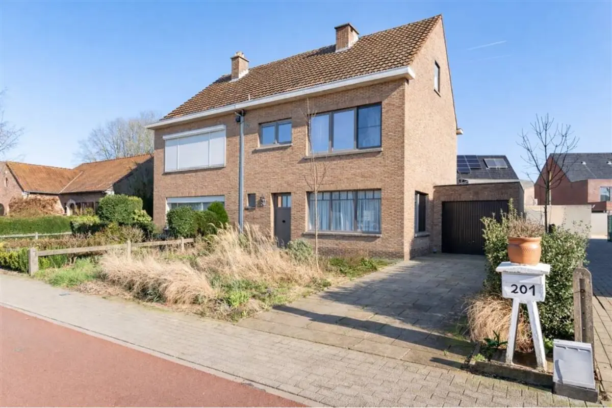 Huis te  koop in Sint-Niklaas 9100 419000.00€ 4 slaapkamers 174.00m² - Zoekertje 710038
