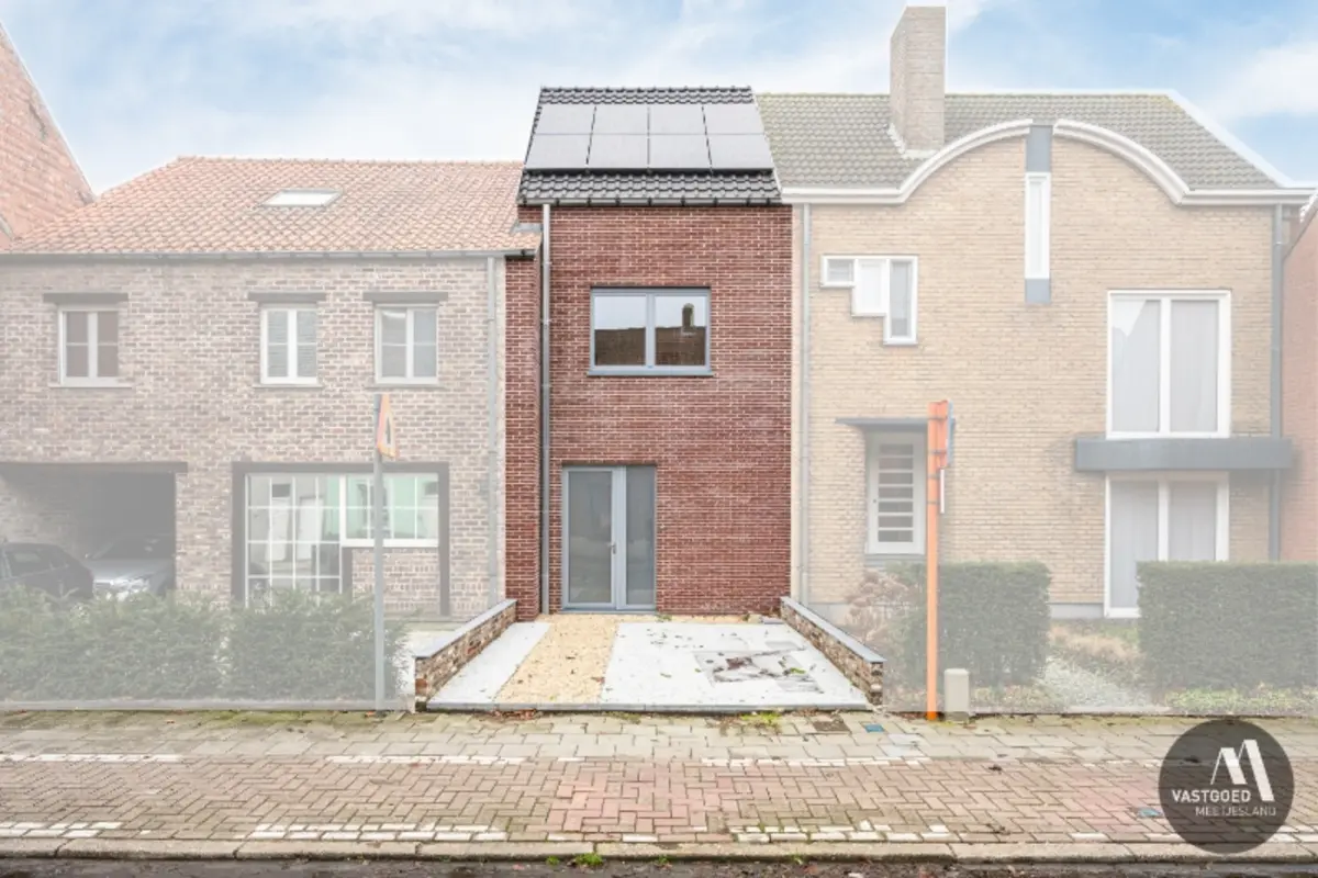 Huis te  koop in Eeklo 9900 330000.00€ 3 slaapkamers 128.00m² - Zoekertje 709435