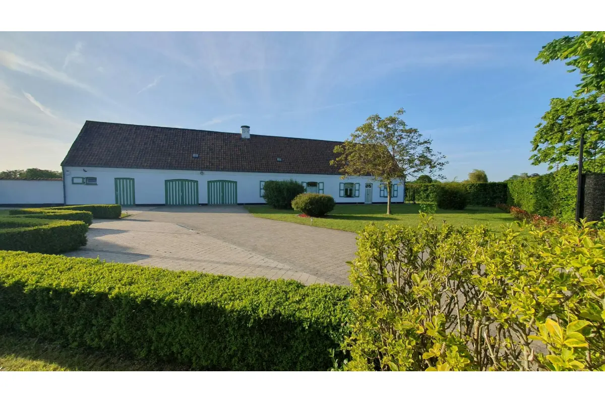 Huis te  huur in Zwijnaarde 9052 6500.00€  slaapkamers m² - Zoekertje 709118