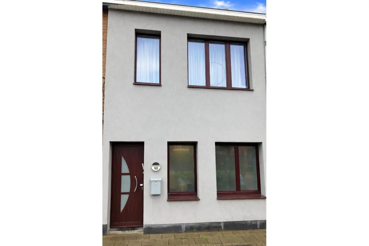 Huis te  koop in Wetteren 9230 249000.00€ 4 slaapkamers 140.00m² - Zoekertje 710570