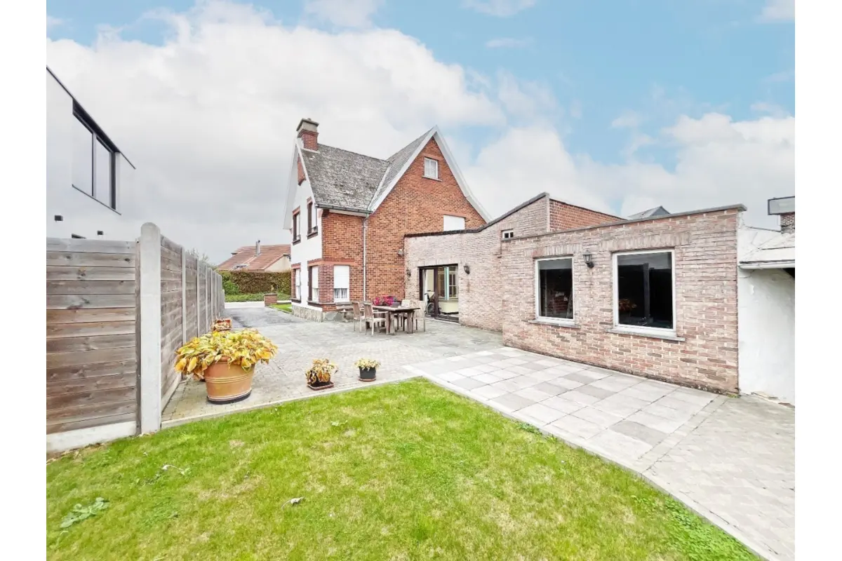 Huis te  koop in Oudenaarde 9700 280000.00€ 3 slaapkamers 135.00m² - Zoekertje 711052