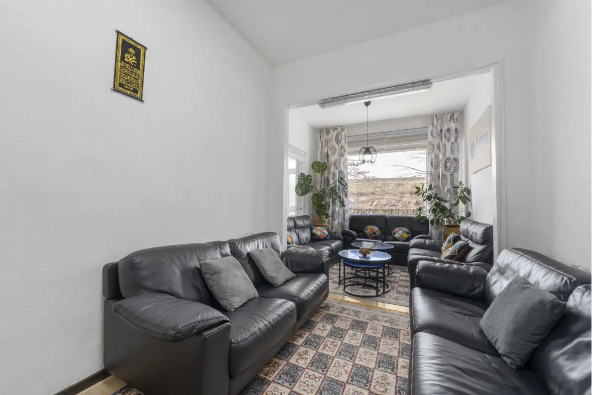 Huis te  koop in Sint-Niklaas 9100 215000.00€ 4 slaapkamers 145.00m² - Zoekertje 711704