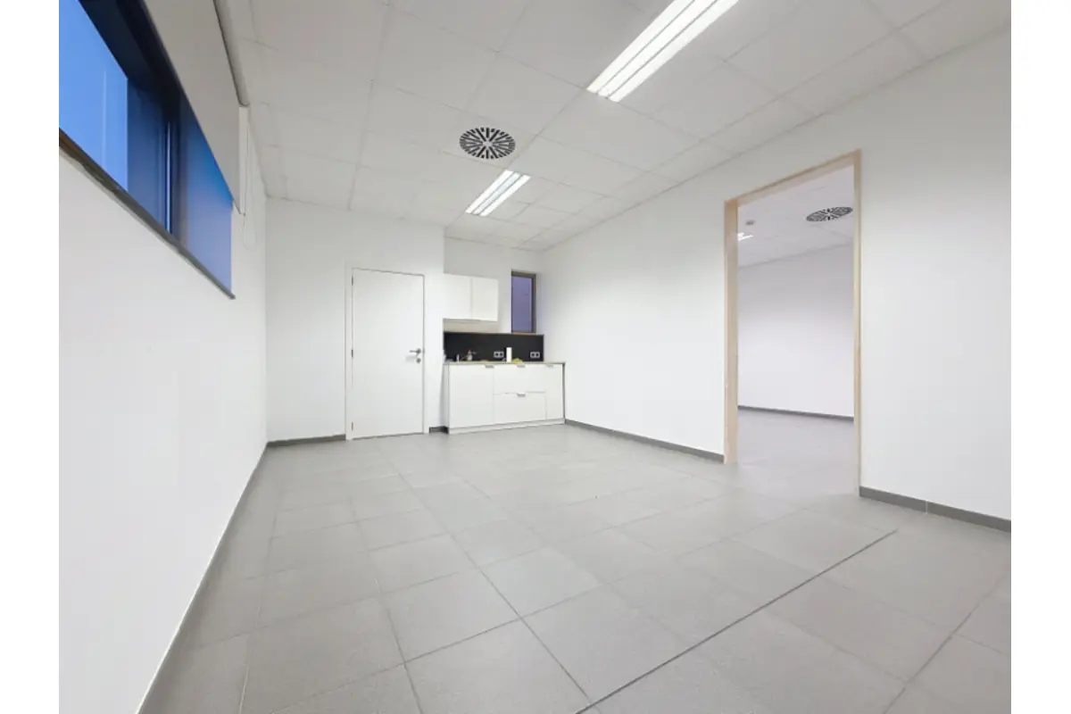 Handelszaak te  huur in Knesselare 9910 550.00€  slaapkamers 45.00m² - Zoekertje 711525