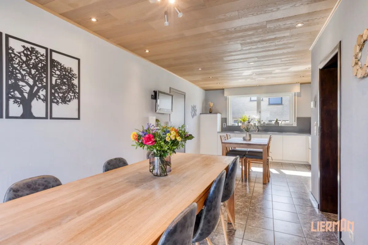 Huis te  koop in Erpe-Mere 9420 550000.00€ 6 slaapkamers 220.00m² - Zoekertje 711489
