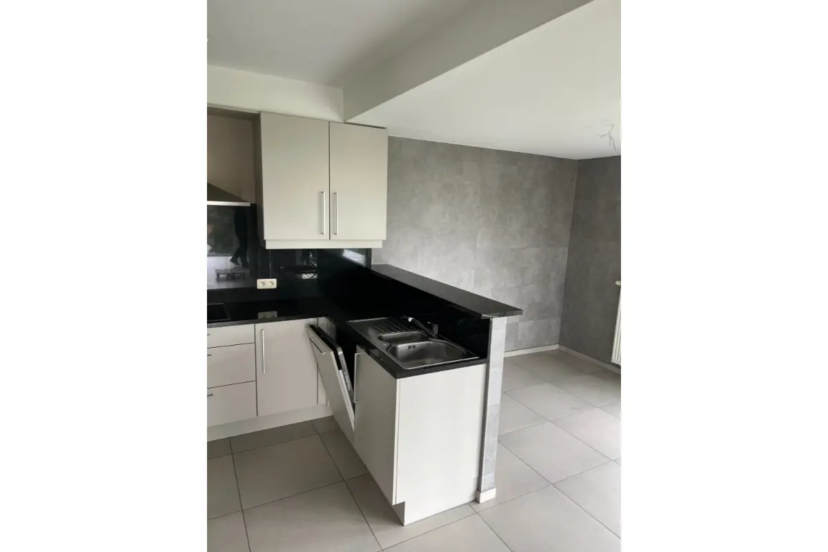 Appartement te  huur in Melsele 9120 1100.00€ 3 slaapkamers 160.00m² - Zoekertje 712083