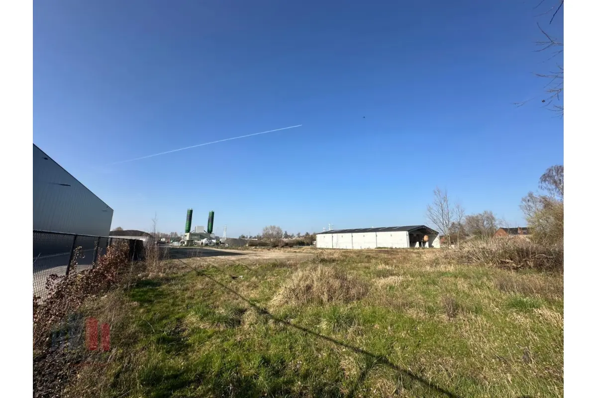 Handelszaak te  koop in Kluisbergen 9690 929000.00€  slaapkamers 6658.00m² - Zoekertje 713495