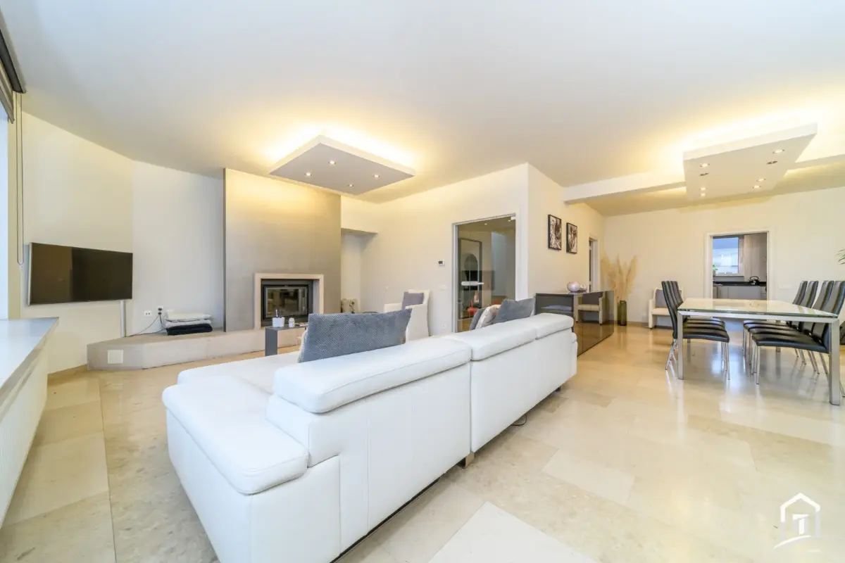 Appartement te  koop in Aalst 9300 599000.00€ 4 slaapkamers m² - Zoekertje 713530