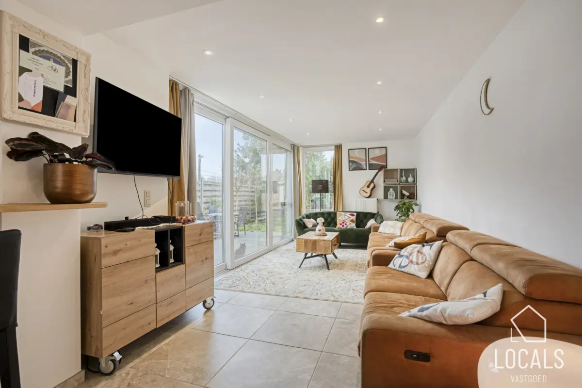 Huis te  koop in Denderhoutem 9450 440000.00€ 6 slaapkamers 245.00m² - Zoekertje 714485