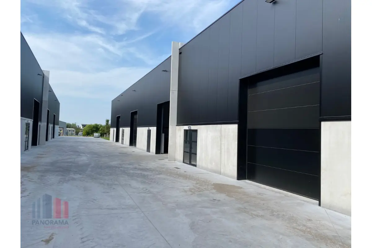 Handelszaak te  huur in Buggenhout 9255 5925.00€  slaapkamers 1121.00m² - Zoekertje 714573