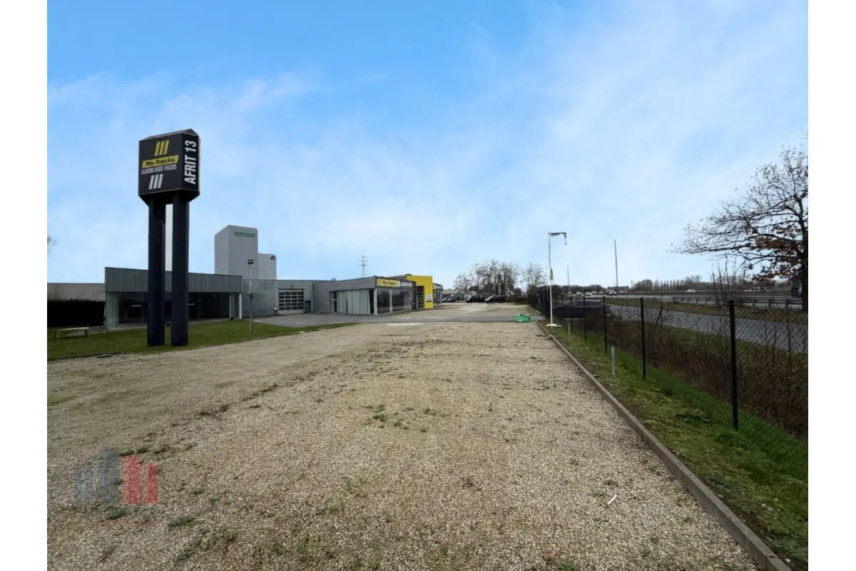 Handelszaak te  huur in Drongen 9031 12500.00€  slaapkamers 1775.00m² - Zoekertje 715491