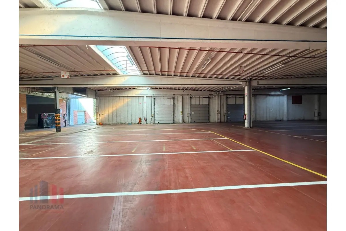 Handelszaak te  huur in Sint-Niklaas 9100 34629.00€  slaapkamers 15111.00m² - Zoekertje 716231