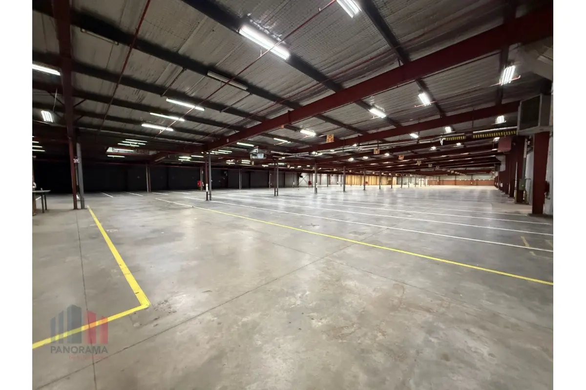 Handelszaak te  huur in Sint-Niklaas 9100 5729.00€  slaapkamers 2500.00m² - Zoekertje 716229