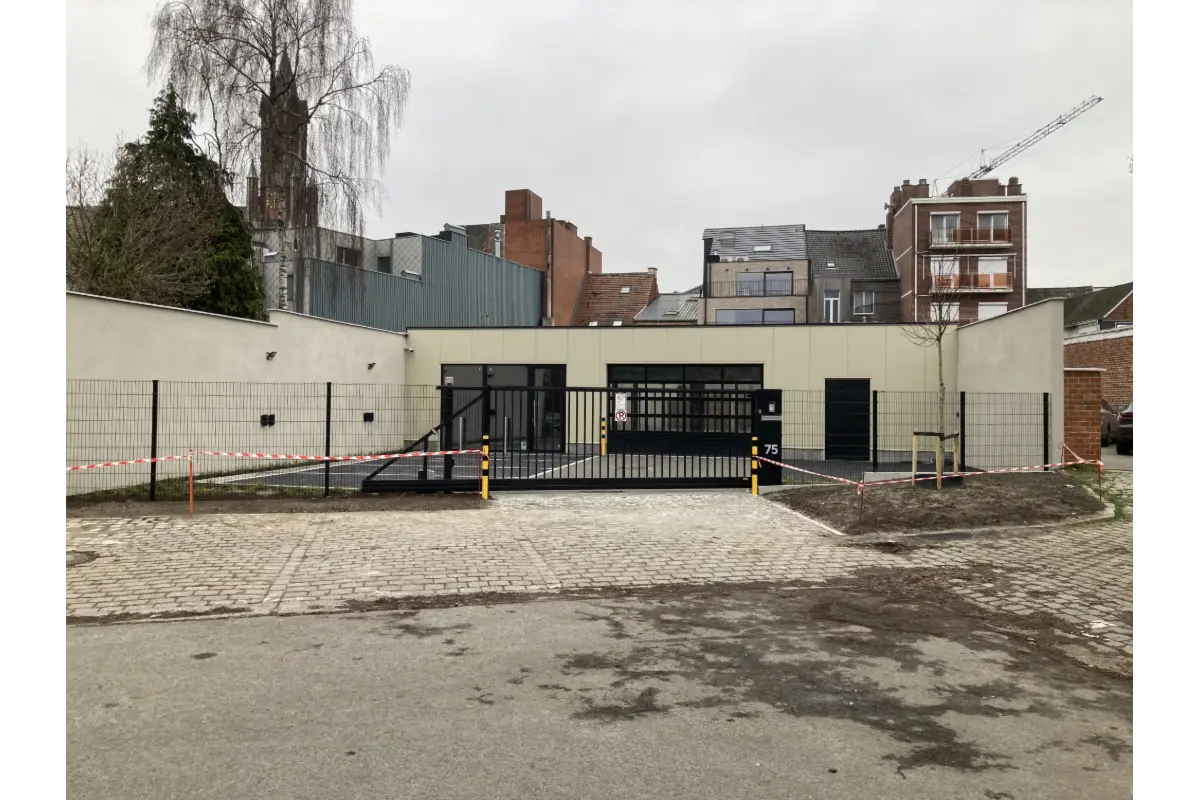 Handelszaak te  huur in Wetteren 9230 2600.00€  slaapkamers 290.00m² - Zoekertje 716541