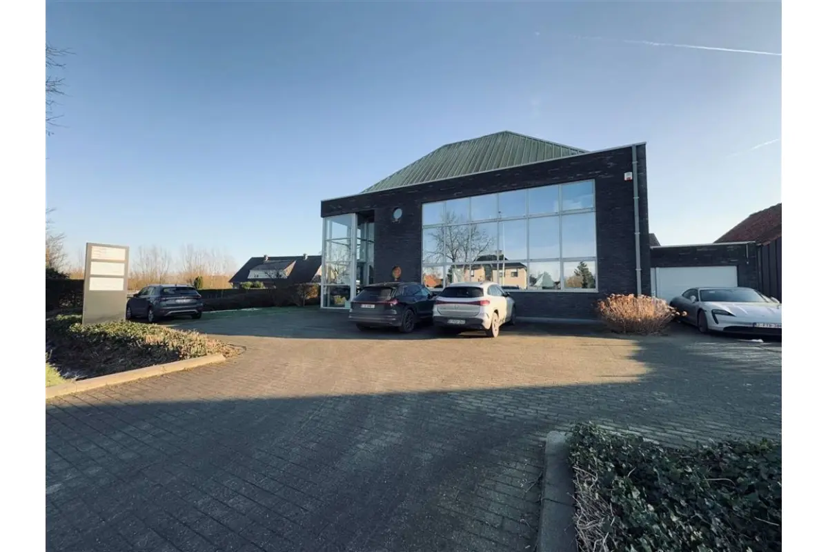 Handelszaak te  huur in Waasmunster 9250 1415.00€  slaapkamers 130.00m² - Zoekertje 717462