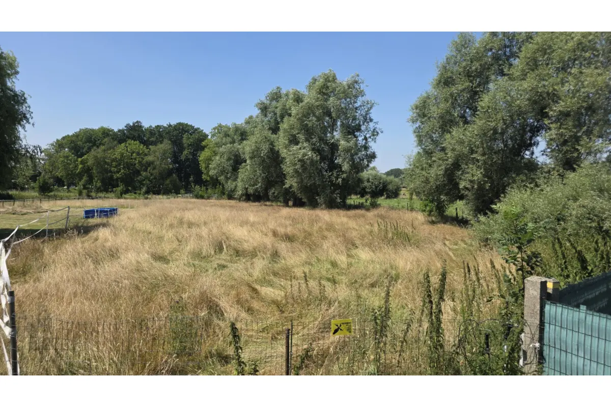 Bouwgrond te  koop in Viane 9500 165000.00€  slaapkamers m² - Zoekertje 717230
