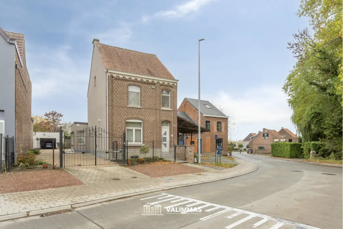 Huis te  koop in Zandbergen 9506 479000.00€ 4 slaapkamers 289.00m² - Zoekertje 718140