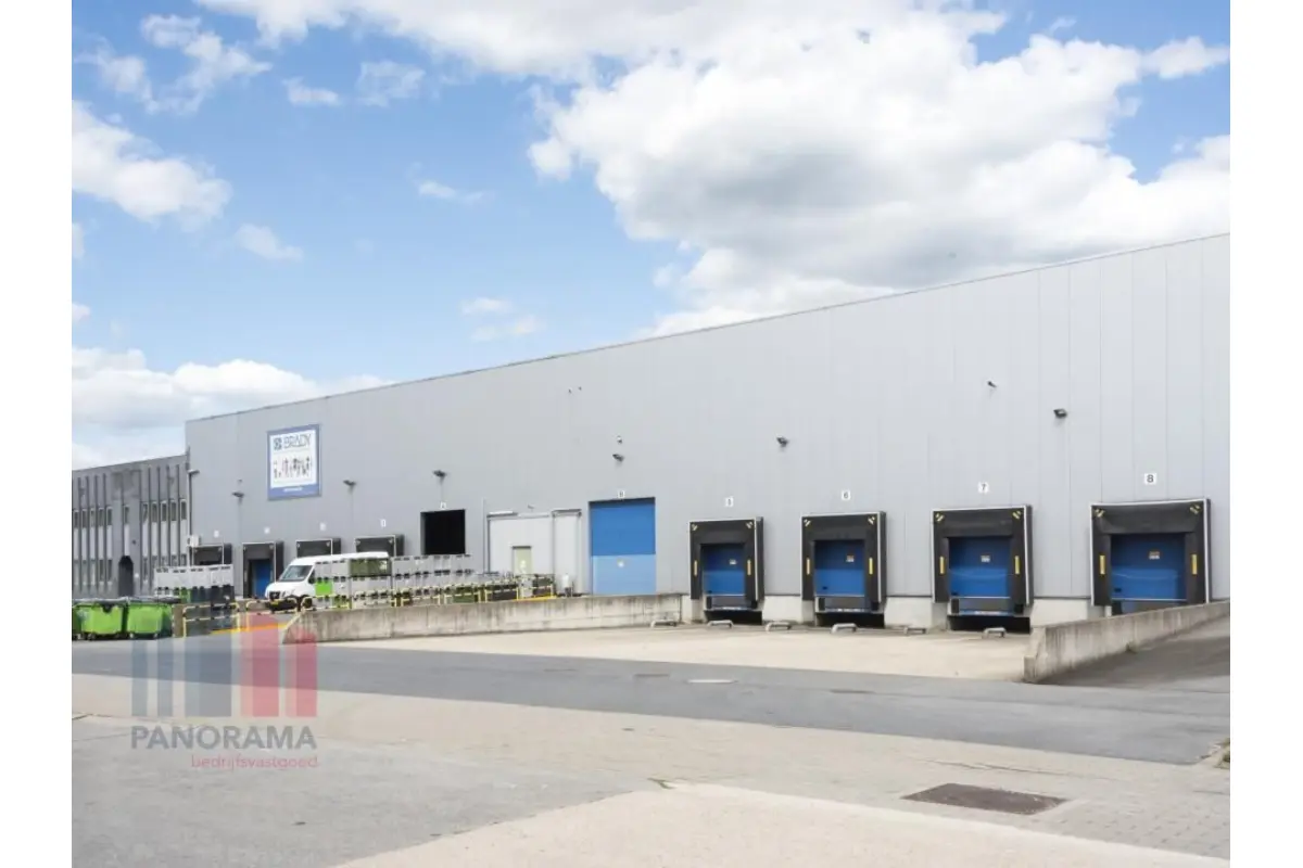 Handelszaak te  huur in Zele 9240 56453.00€  slaapkamers 12317.00m² - Zoekertje 719179