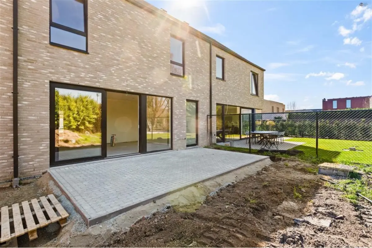 Huis te  koop in Sint-Niklaas 9100 473778.00€ 4 slaapkamers 236.00m² - Zoekertje 718479