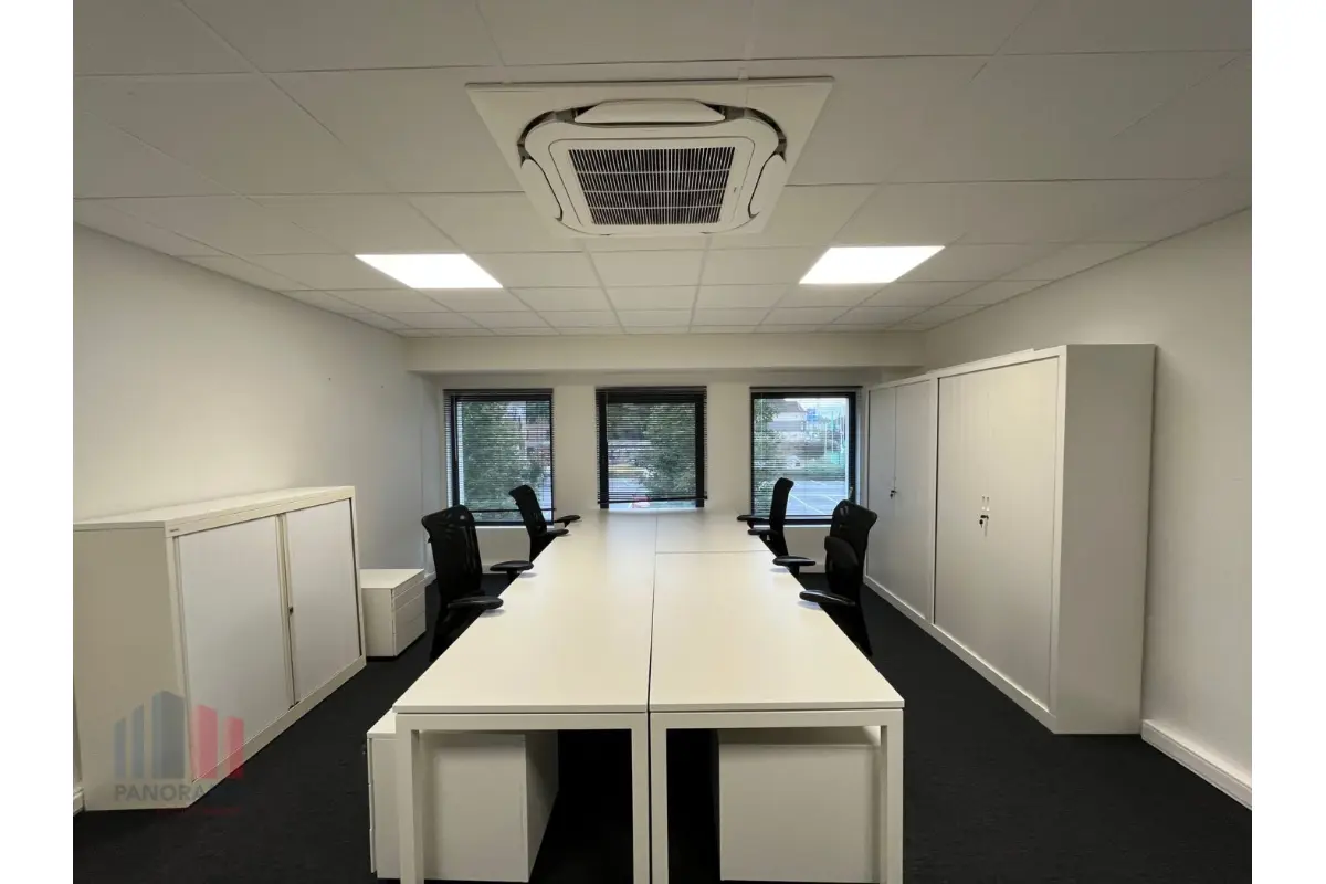 Handelszaak te  huur in Lochristi 9080 1300.00€  slaapkamers 30.00m² - Zoekertje 719148