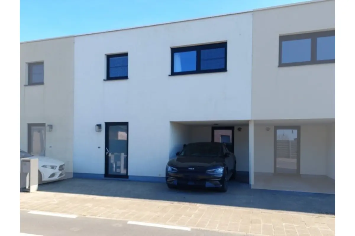 Huis te  huur in Kaprijke 9970 1050.00€ 3 slaapkamers 126.00m² - Zoekertje 718895