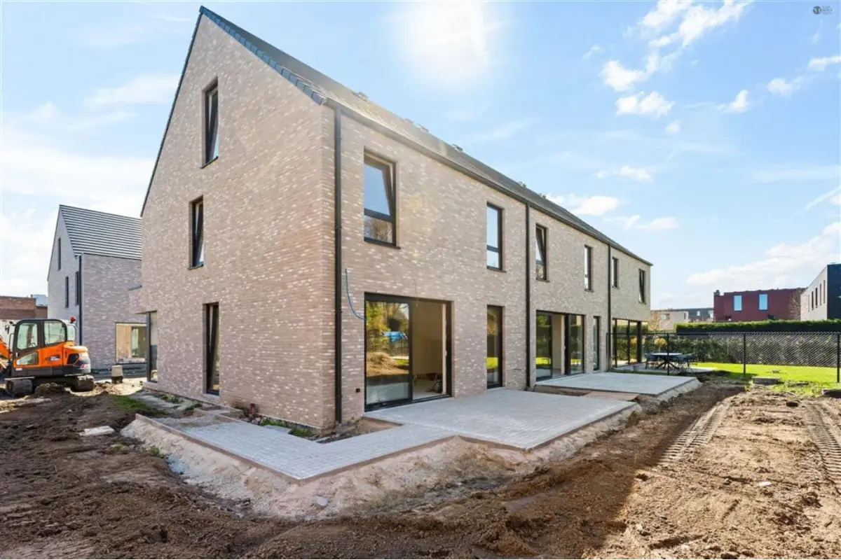 Huis te  koop in Sint-Niklaas 9100 517000.00€ 4 slaapkamers 213.00m² - Zoekertje 718478