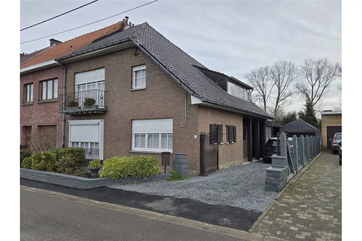 Huis te  koop in Denderwindeke 9400 319000.00€ 3 slaapkamers 181.20m² - Zoekertje 721618