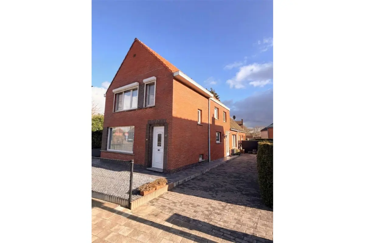 Huis te  koop in Stekene 9190 315000.00€ 2 slaapkamers m² - Zoekertje 722028