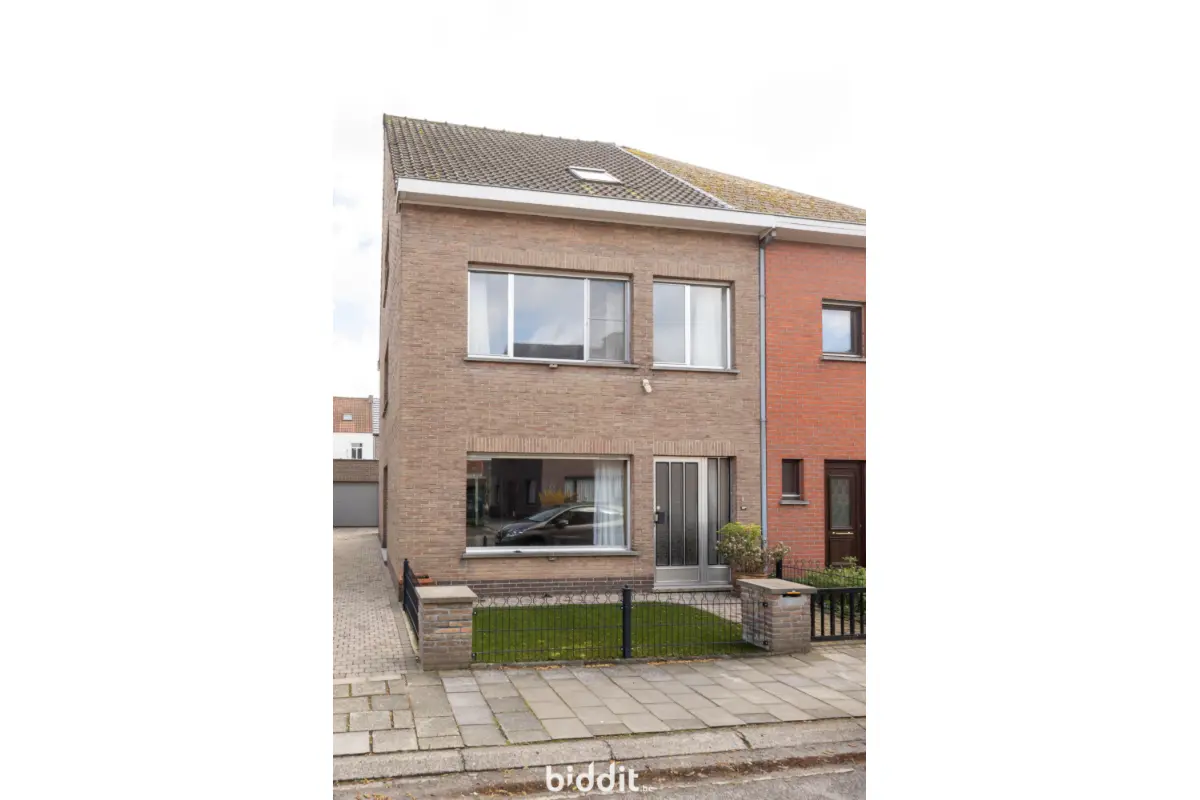 Huis te  koop in Mariakerke 9030 375000.00€ 4 slaapkamers 205.00m² - Zoekertje 723365