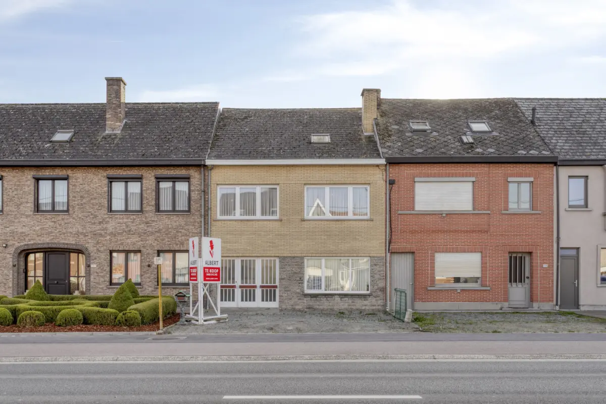 Huis te  koop in Lede 9340 250000.00€ 3 slaapkamers 230.00m² - Zoekertje 723819