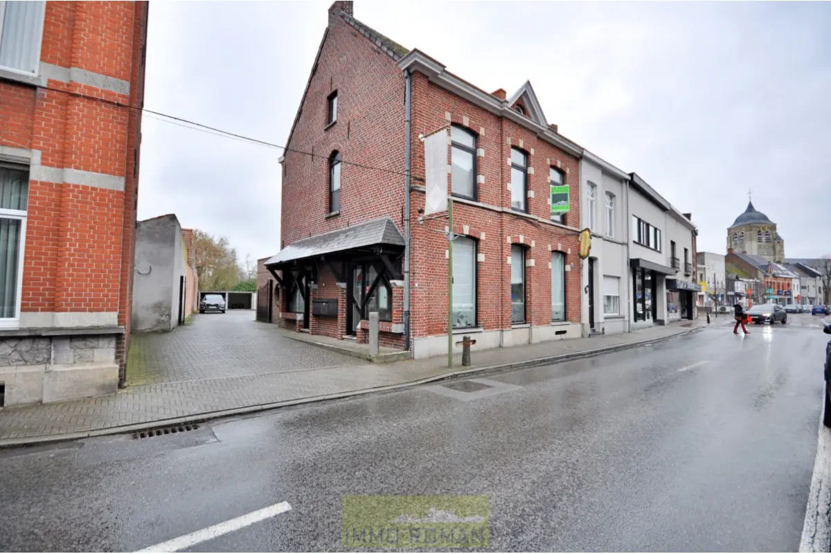 Huis te  koop in Brakel 9660 499000.00€ 2 slaapkamers 250.00m² - Zoekertje 725251