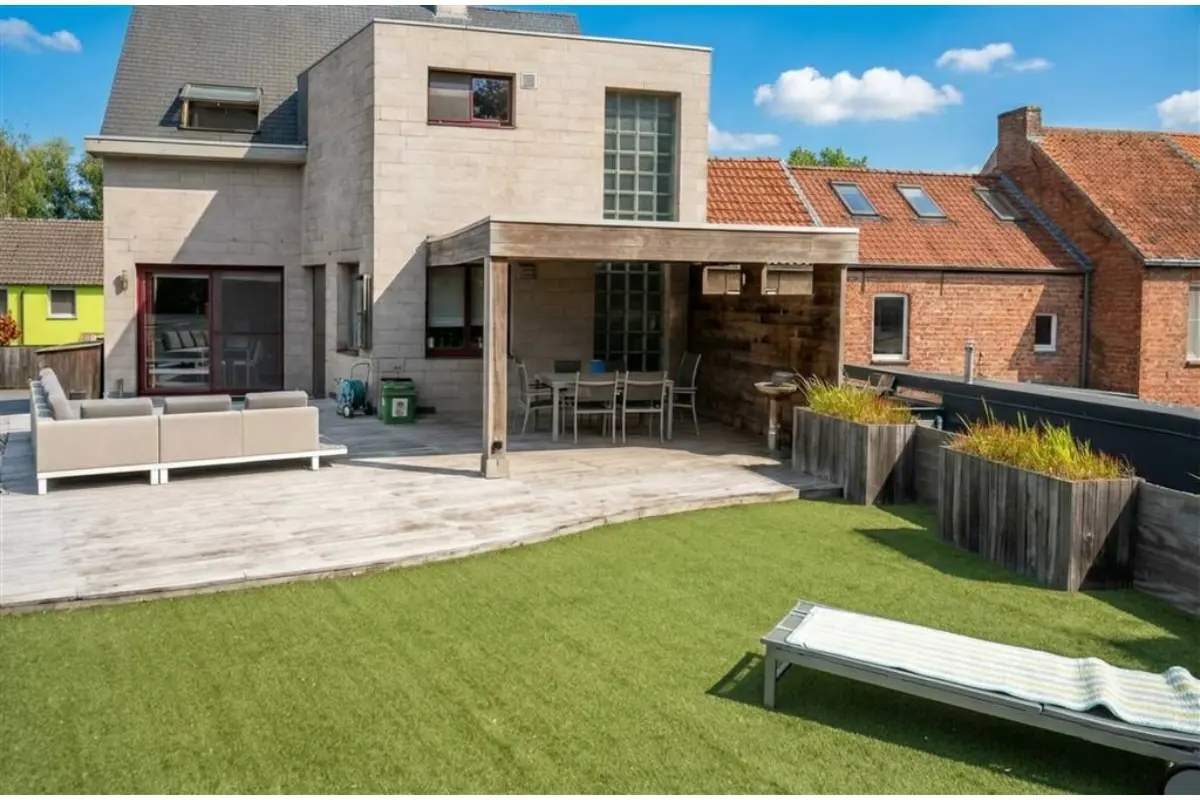 Triplex te  koop in Kemzeke 9190 489000.00€ 3 slaapkamers 375.00m² - Zoekertje 724416