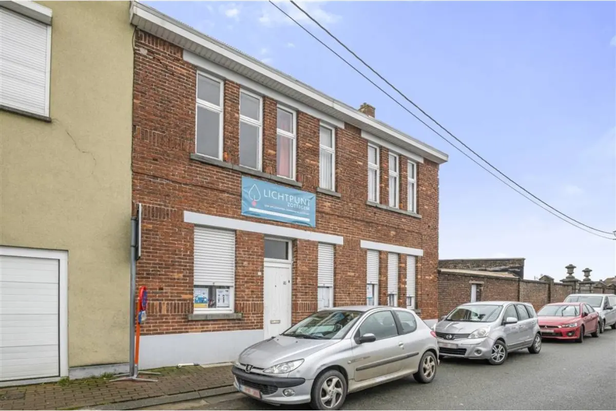 Huis te  koop in Zottegem 9620 149000.00€ 4 slaapkamers 177.00m² - Zoekertje 724723
