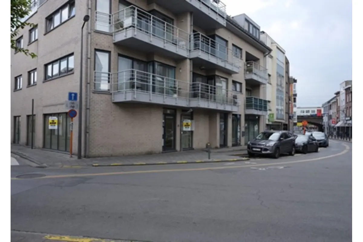 Handelszaak te  koop in Aalst 9300 180000.00€ 0 slaapkamers m² - Zoekertje 727193