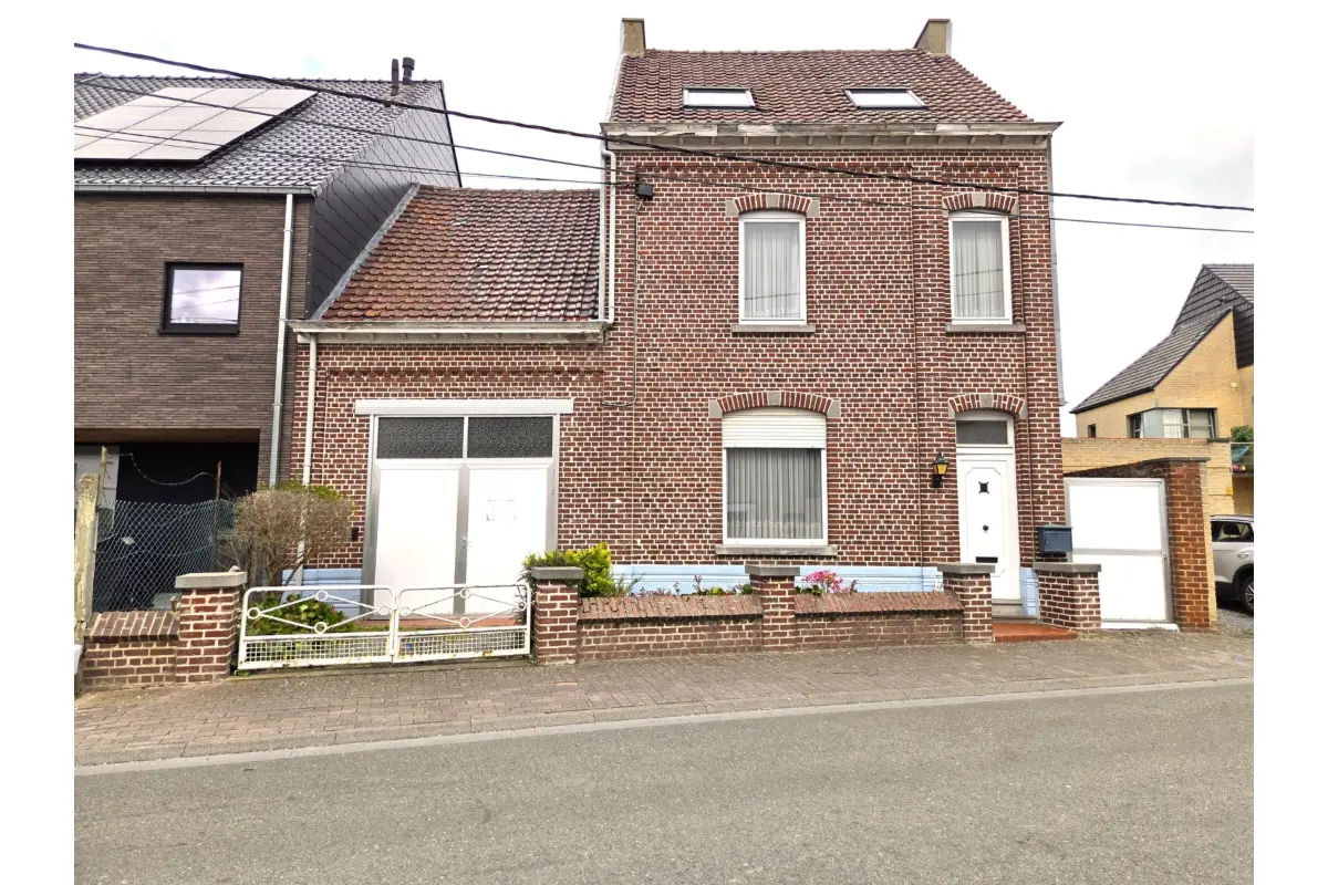 Huis te  koop in Grimminge 9506 369000.00€ 5 slaapkamers 150.00m² - Zoekertje 728233