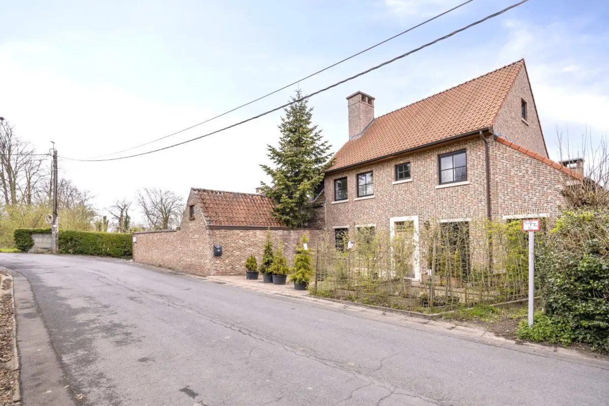 Huis te  koop in Haaltert 9450 620000.00€ 5 slaapkamers 237.00m² - Zoekertje 728444