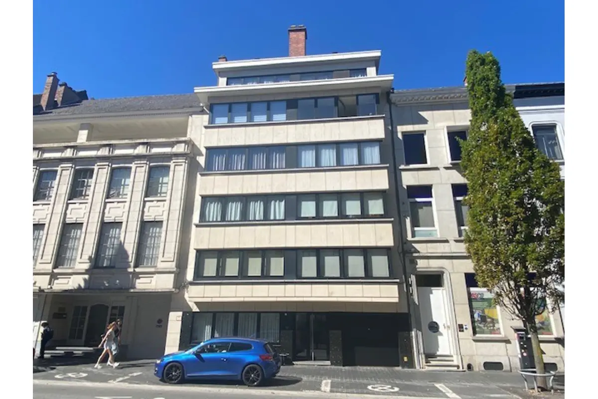 Appartement te  koop in Aalst 9300 2150000.00€ 2 slaapkamers 1000.00m² - Zoekertje 729826