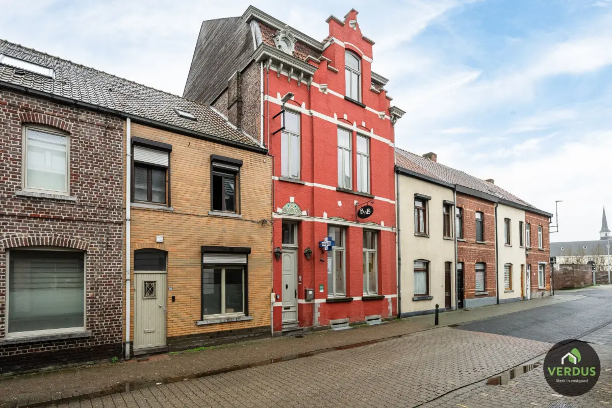 Herenhuis te  koop in Eeklo 9900 385000.00€ 5 slaapkamers 321.00m² - Zoekertje 730835