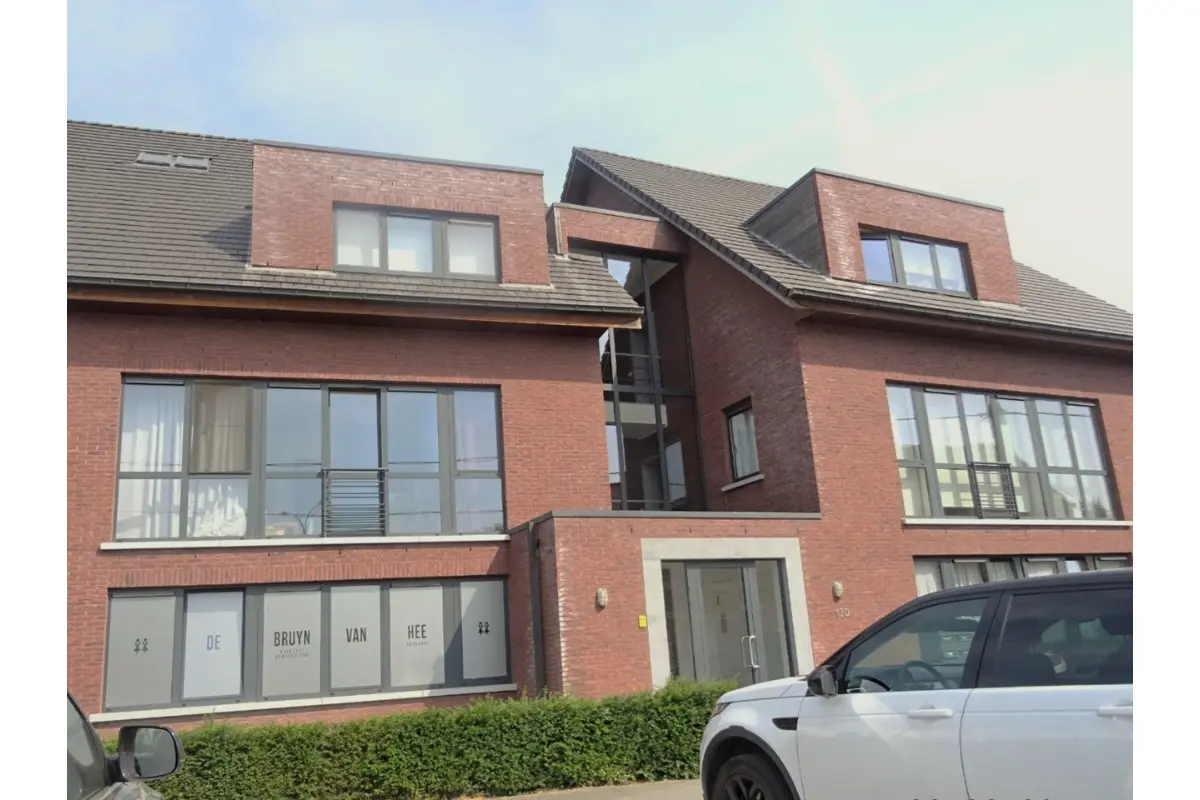 Benedenverdieping te  huur in Hamme 9220 925.00€ 3 slaapkamers m² - Zoekertje 733616