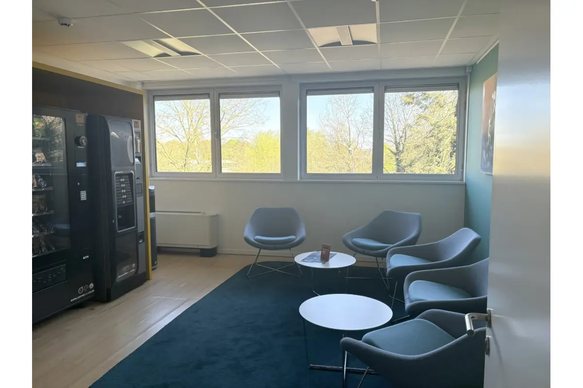Handelszaak te  huur in Aalst 9300 0.00€  slaapkamers 790.00m² - Zoekertje 734143