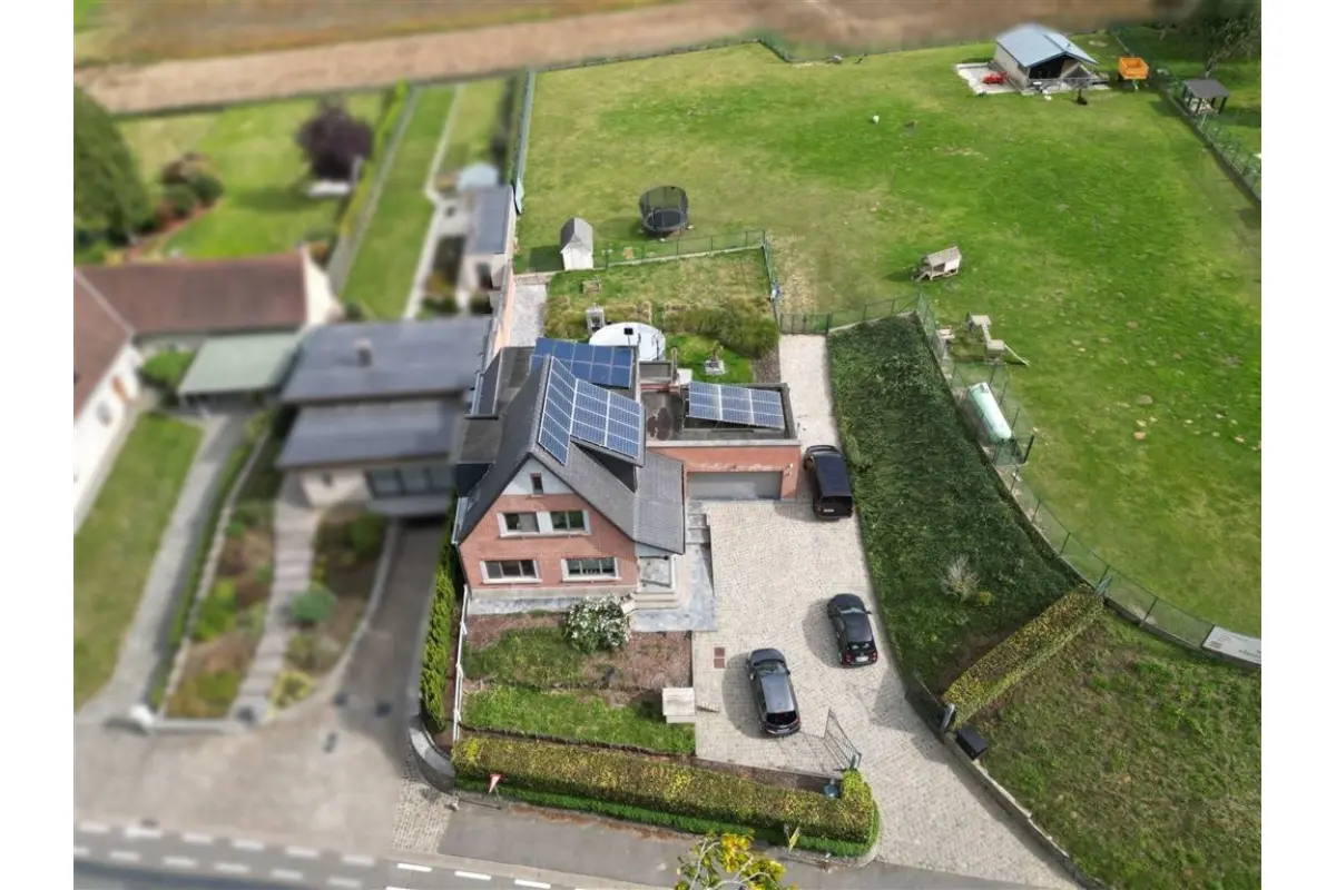 Huis te  koop in Parike 9661 830000.00€ 4 slaapkamers 291.00m² - Zoekertje 733853