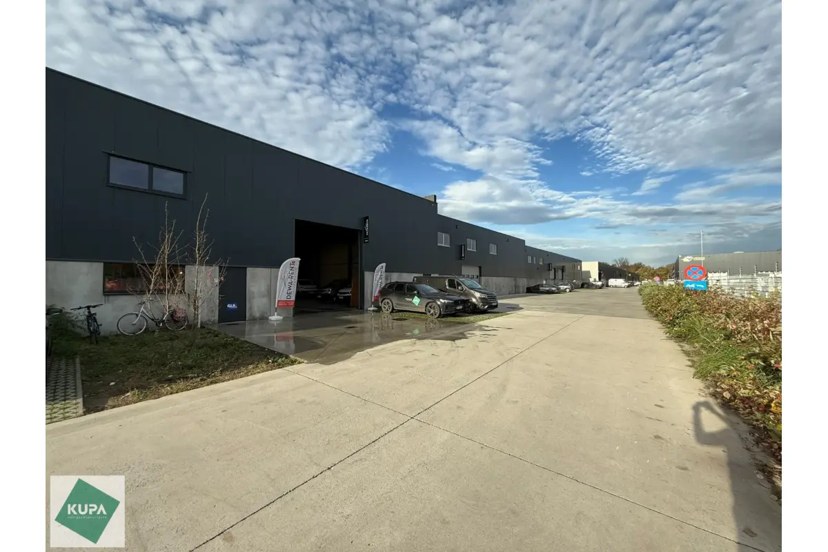 Handelszaak te  huur in Wondelgem 9032 1995.00€  slaapkamers 369.00m² - Zoekertje 734890