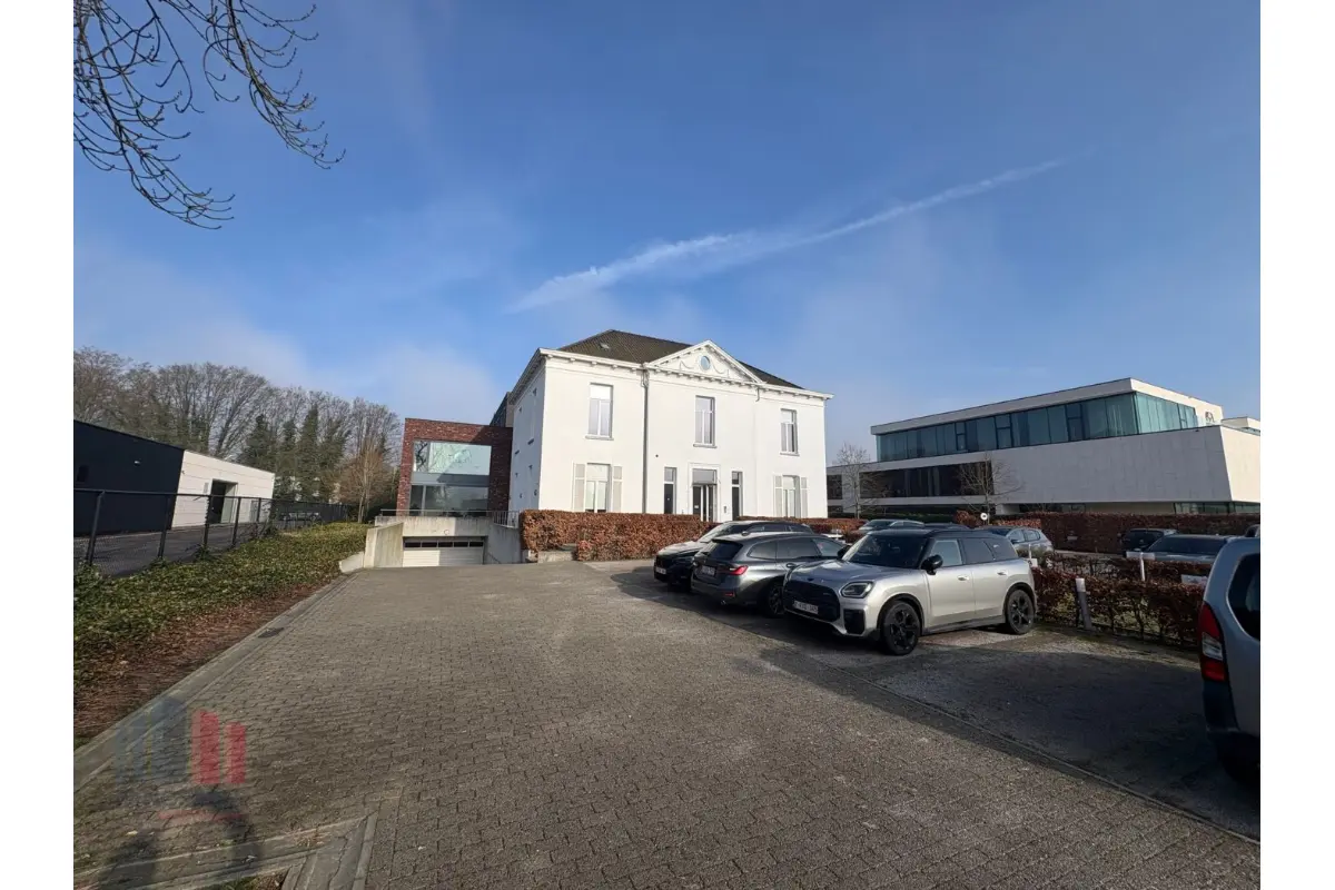 Handelszaak te  huur in Sint-Martens-Latem 9830 1750.00€  slaapkamers 130.00m² - Zoekertje 735610
