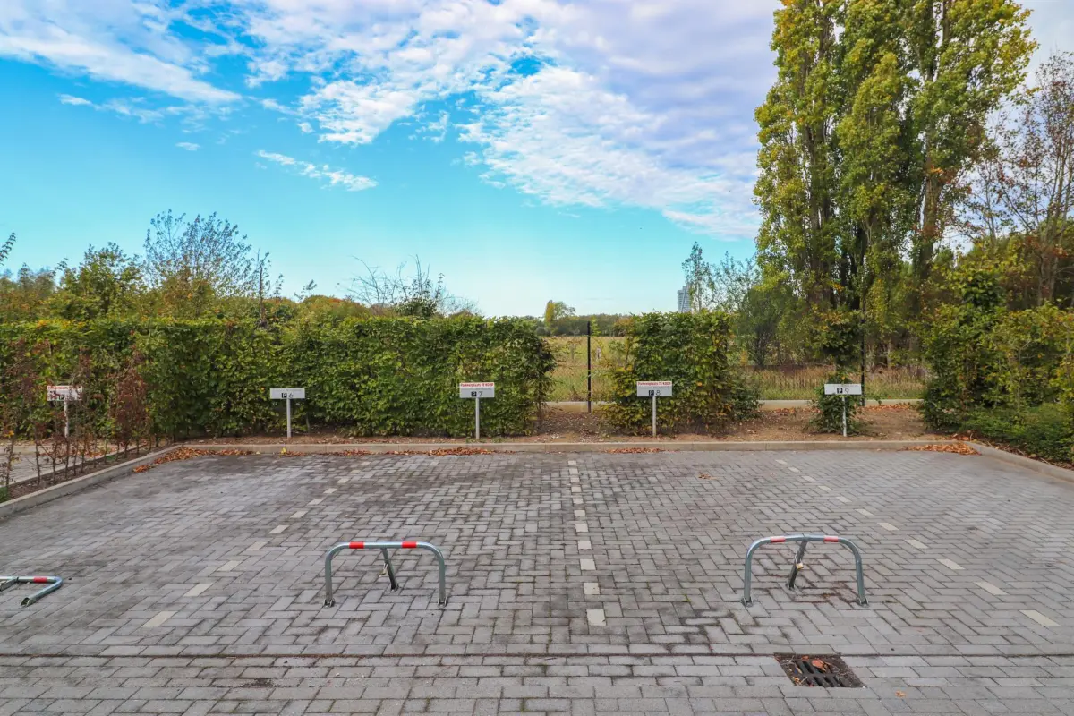 Parking te  huur in Zwijnaarde 9052 70.00€  slaapkamers m² - Zoekertje 734849
