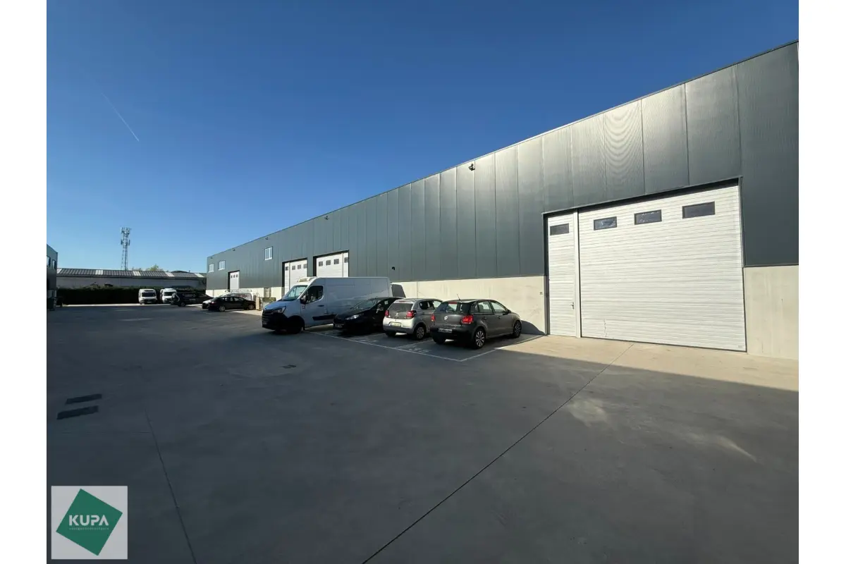 Handelszaak te  huur in Lede 9340 1522.49€  slaapkamers 262.00m² - Zoekertje 734892