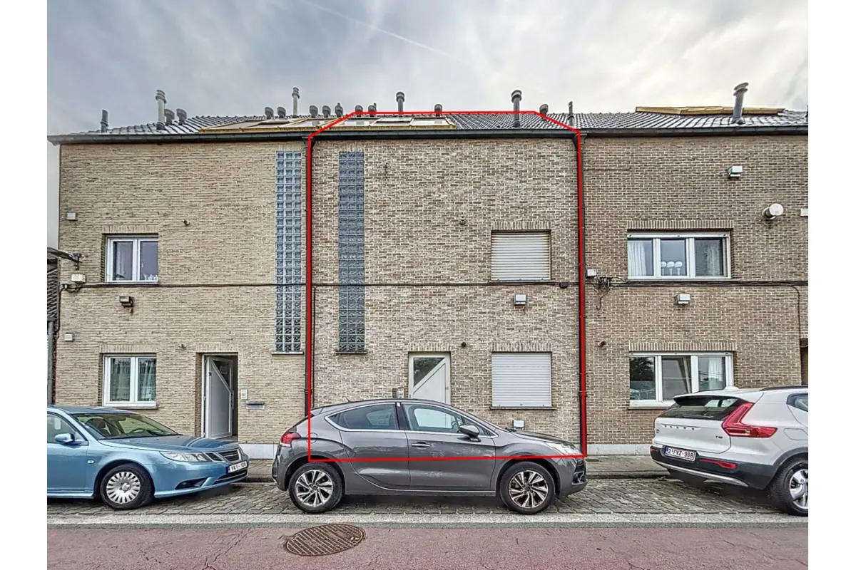 Huis te  koop in Mariakerke 9030 380000.00€  slaapkamers 174.00m² - Zoekertje 735796