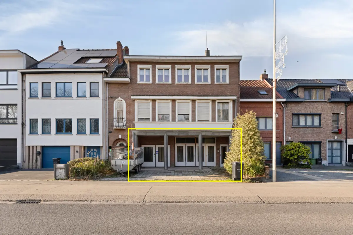 Handelszaak te  koop in Kruibeke 9150 299000.00€  slaapkamers 433.00m² - Zoekertje 735581