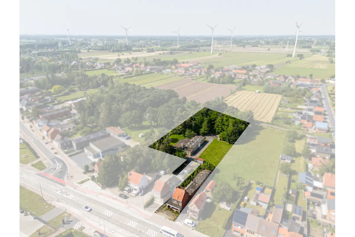 Handelszaak te  koop in Eeklo 9900 750000.00€ 0 slaapkamers m² - Zoekertje 736687