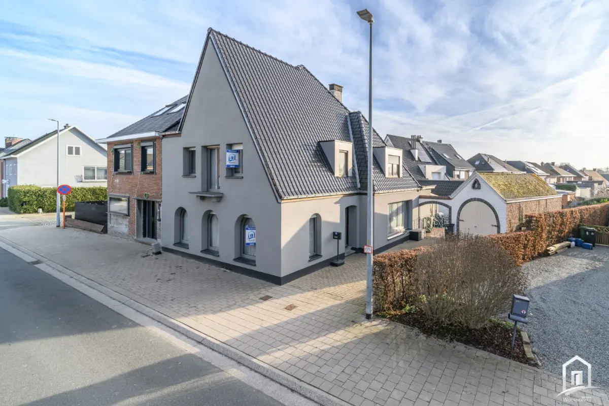 Huis te  koop in Erpe-Mere 9420 324900.00€ 3 slaapkamers 229.00m² - Zoekertje 737989